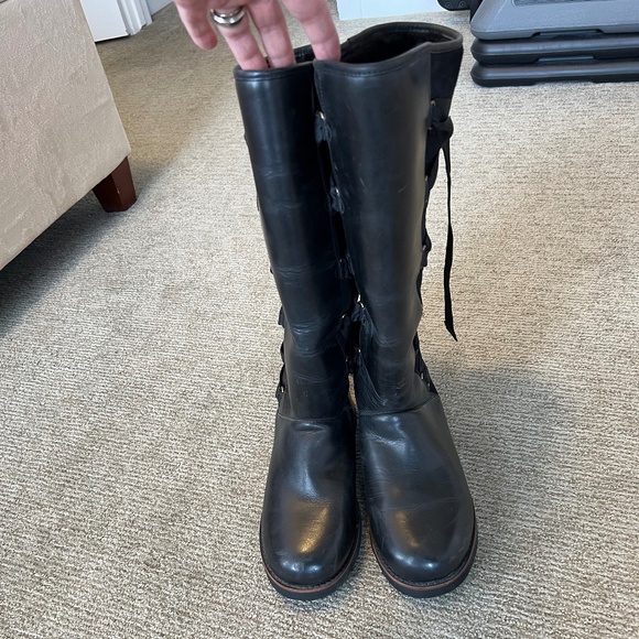 UGG Tall Laced Back Boots Size 8 - Picture 2 of 8